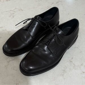 Ermenegildo Zegna Leather Dress Shoes 

Size 9.5 US / 8.5 EU